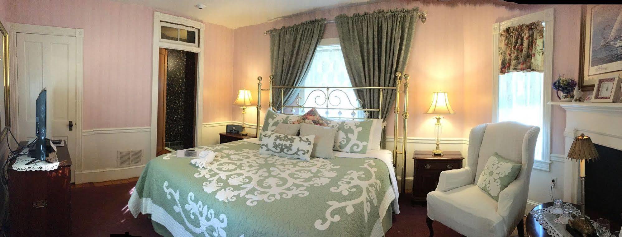 Parsonage Bed & Breakfast